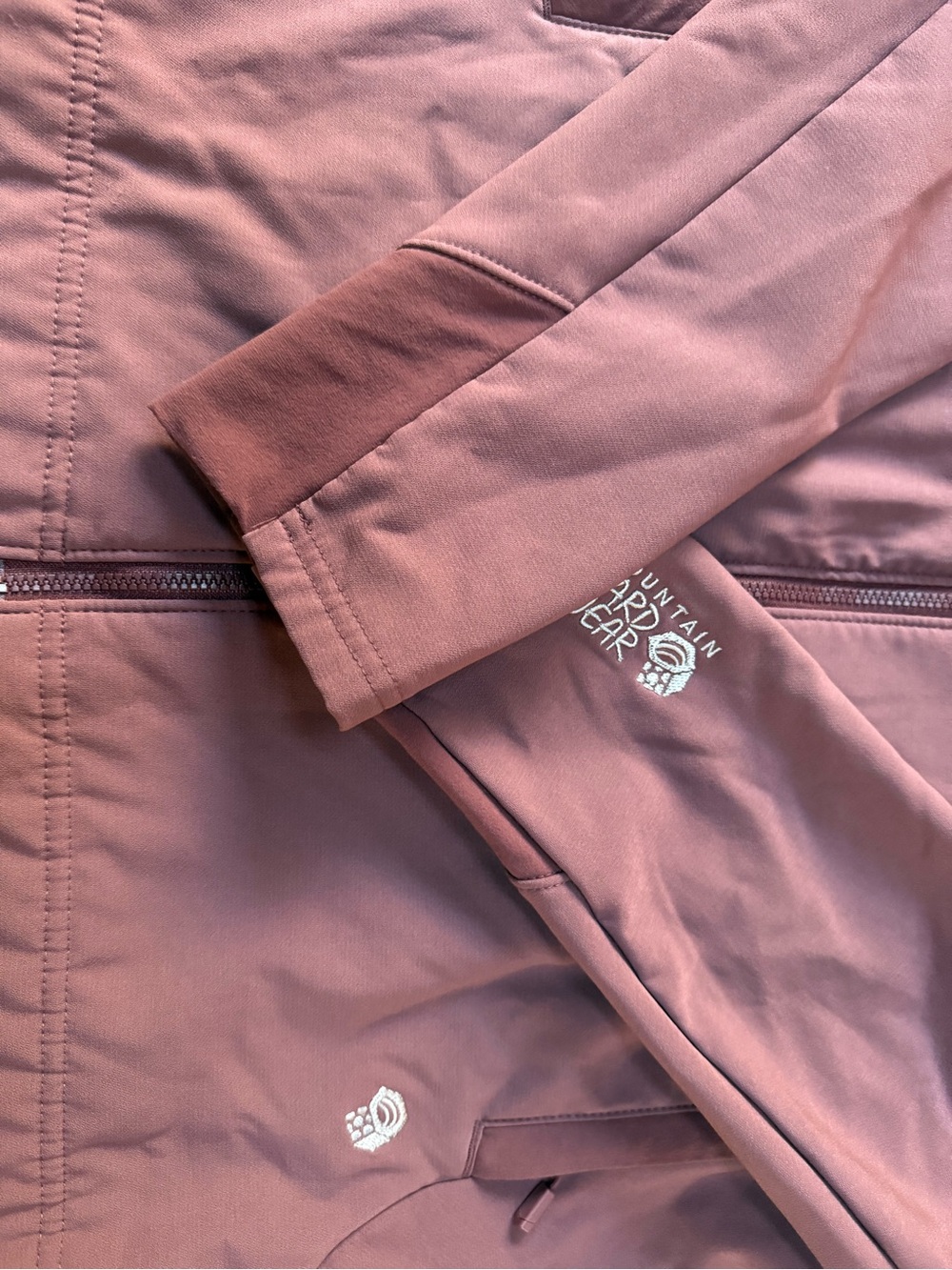 Women’s mountain hardwear Softshell Jacket - Picture 5 of 10
